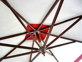 Садовый зонт Garden Way SLHU008 (Гарден вэй) цвет кремовый для кафе с боковой деревянной опорой