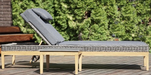 Шезлонг лежак БИАРРИЦ расскладной из плетеного искусственного ротанга с матрасом и выдвижным столиком